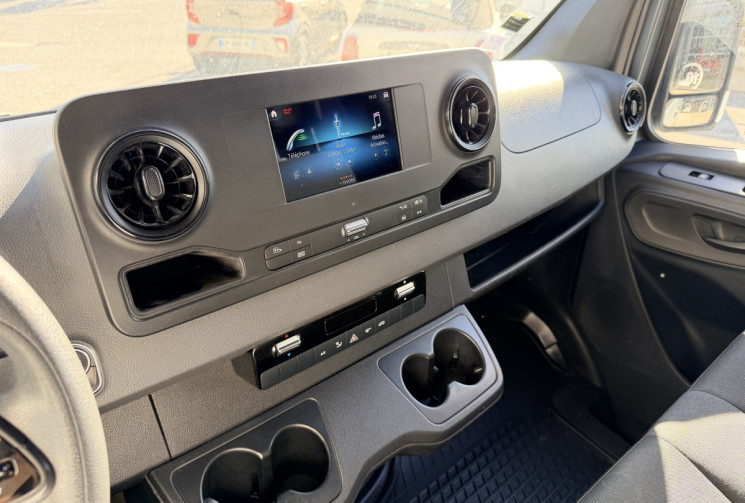 Mercedes Sprinter L1H1 214 cdi 143 CH 1ERE MAIN