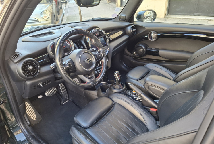 Mini MINI JOHN COOPER WORKS 2.0 i 231 CH BVA 8 TOIT OUVRANT / HARMAN KARDON...
