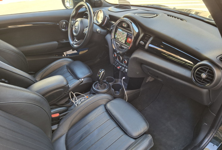 Mini MINI JOHN COOPER WORKS 2.0 i 231 CH BVA 8 TOIT OUVRANT / HARMAN KARDON...