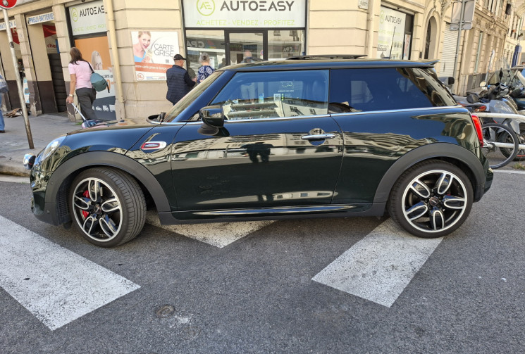 Mini MINI JOHN COOPER WORKS 2.0 i 231 CH BVA 8 TOIT OUVRANT / HARMAN KARDON...