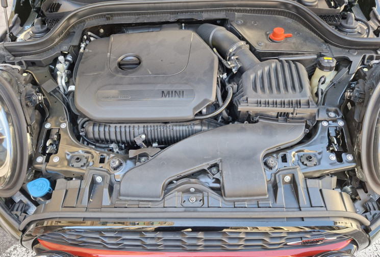 Mini MINI JOHN COOPER WORKS 2.0 i 231 CH BVA 8 TOIT OUVRANT / HARMAN KARDON...
