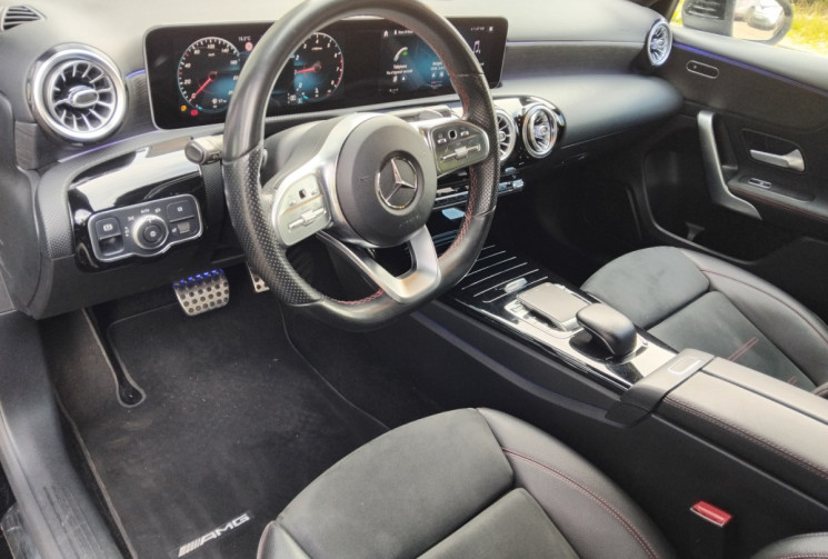 Mercedes Classe A 220 4 MATIC 190 CV AMG LINE - Suivi Mercedes - Sièges chauffants - Attelage