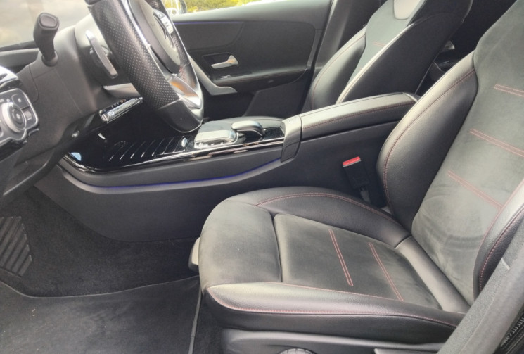 Mercedes Classe A 220 4 MATIC 190 CV AMG LINE - Suivi Mercedes - Sièges chauffants - Attelage