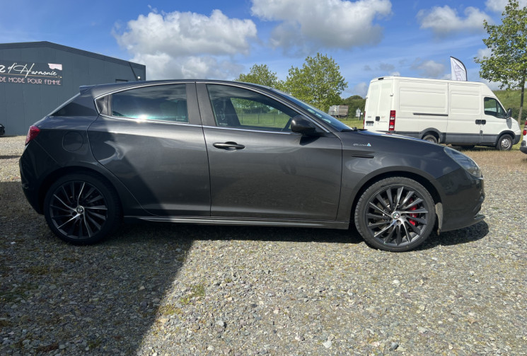 Alfa Romeo GIULIETTA 2.0 JTDm 175ch BVA QV-LINE / GPS / Garantie 6 mois