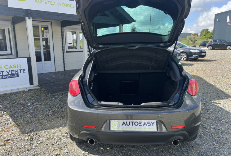 Alfa Romeo GIULIETTA 2.0 JTDm 175ch BVA QV-LINE / GPS / Garantie 6 mois
