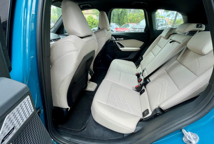 BMW X1 XDRIVE30E(U11) xDrive30e 326ch M Sport / Suivi BMW / Individual Blue Bay Lagoon métalllisé 