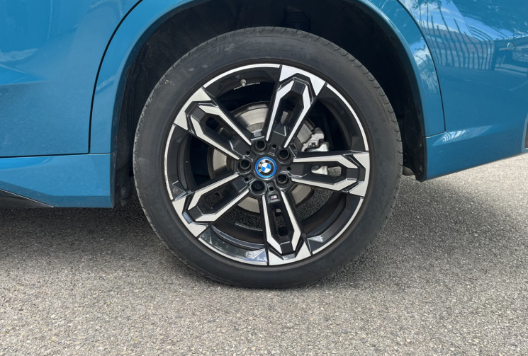 BMW X1 XDRIVE30E(U11) xDrive30e 326ch M Sport / Suivi BMW / Individual Blue Bay Lagoon métalllisé 