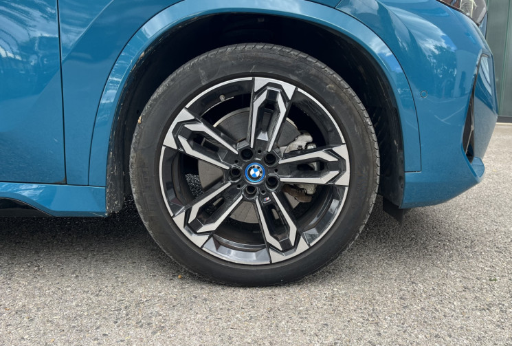 BMW X1 XDRIVE30E(U11) xDrive30e 326ch M Sport / Suivi BMW / Individual Blue Bay Lagoon métalllisé 