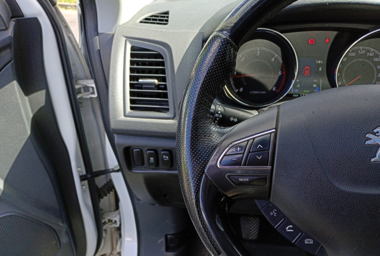 Peugeot 4008 1.6 HDi FAP - 115 STT 4x4 Style