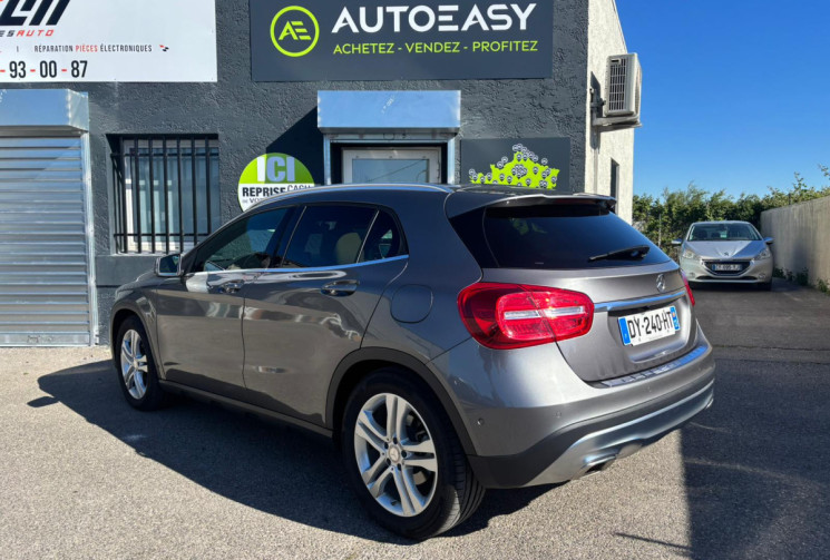 Mercedes GLA 180 SENSATION / CUIR COMPLET/ 69000 KMS AVEC SUIVI COMPLET /  EXCELLENT ÉTAT