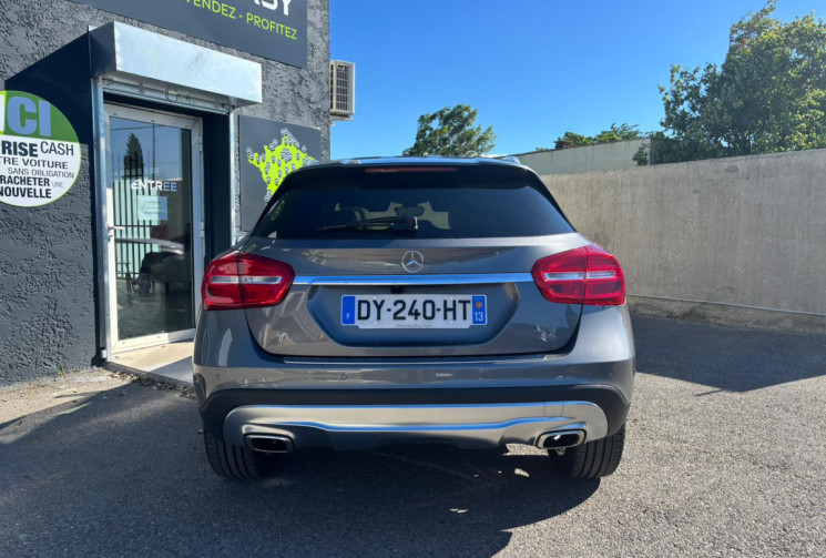 Mercedes GLA 180 SENSATION / CUIR COMPLET/ 69000 KMS AVEC SUIVI COMPLET /  EXCELLENT ÉTAT