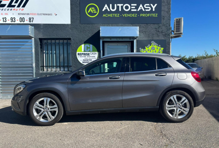 Mercedes GLA 180 SENSATION / CUIR COMPLET/ 69000 KMS AVEC SUIVI COMPLET /  EXCELLENT ÉTAT