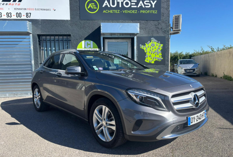 Mercedes GLA 180 SENSATION / CUIR COMPLET/ 69000 KMS AVEC SUIVI COMPLET /  EXCELLENT ÉTAT