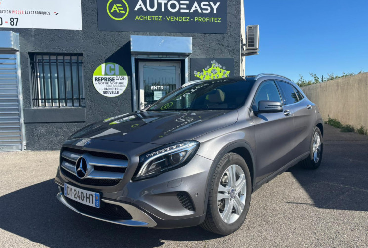 Mercedes GLA 180 SENSATION / CUIR COMPLET/ 69000 KMS AVEC SUIVI COMPLET /  EXCELLENT ÉTAT
