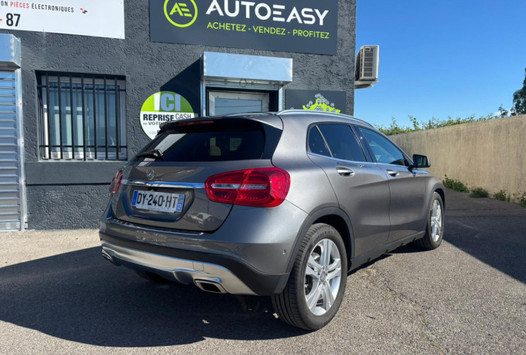 Mercedes GLA 180 SENSATION / CUIR COMPLET/ 69000 KMS AVEC SUIVI COMPLET /  EXCELLENT ÉTAT