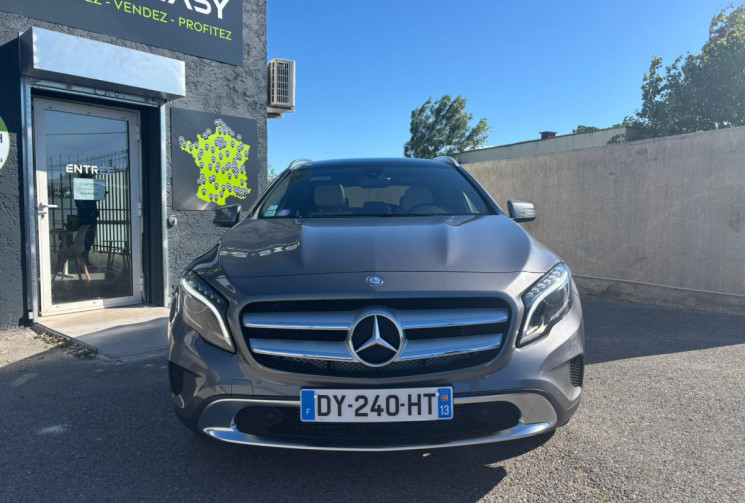 Mercedes GLA 180 SENSATION / CUIR COMPLET/ 69000 KMS AVEC SUIVI COMPLET /  EXCELLENT ÉTAT