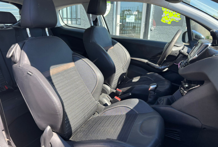 Peugeot 208 1.2 VTi Allure / Distribution ok / Révisée / Garantie