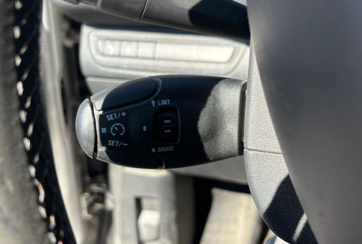 Peugeot 208 1.2 VTi Allure / Distribution ok / Révisée / Garantie