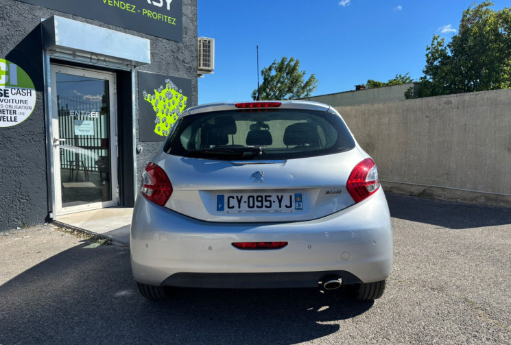Peugeot 208 1.2 VTi Allure / Distribution ok / Révisée / Garantie