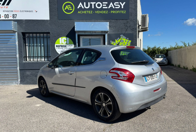 Peugeot 208 1.2 VTi Allure / Distribution ok / Révisée / Garantie