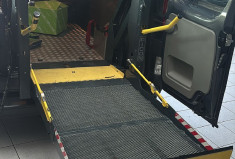 Opel VIVARO 2.0 CDTI 1ERE MAIN TPMR MINIBUS 9 PLACES 138 500KMS ENTRETIEN A JOUR GARANTIE 12 MOIS