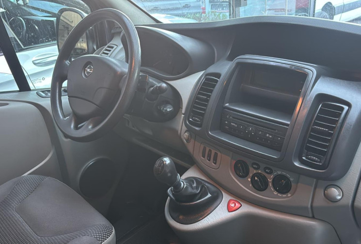 Opel VIVARO 2.0 CDTI 1ERE MAIN TPMR MINIBUS 9 PLACES 138 500KMS ENTRETIEN A JOUR GARANTIE 12 MOIS