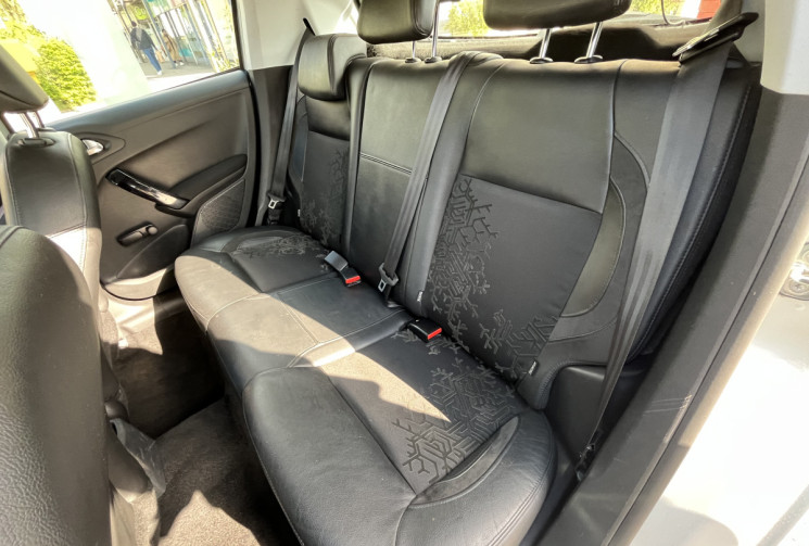 Peugeot 208 1.6 vti 120ch