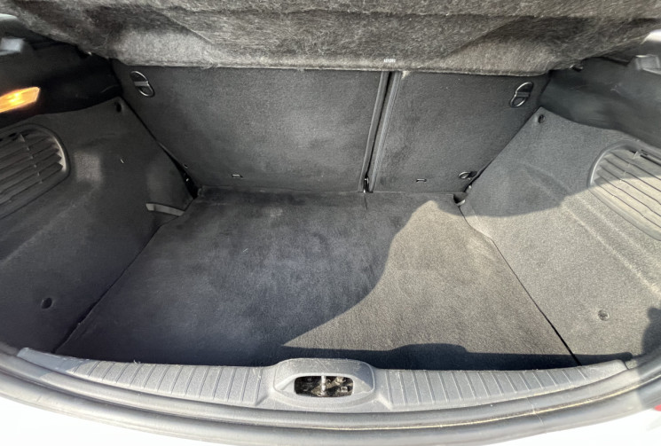 Peugeot 208 1.6 vti 120ch