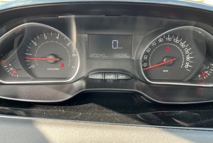Peugeot 208 1.6 vti 120ch