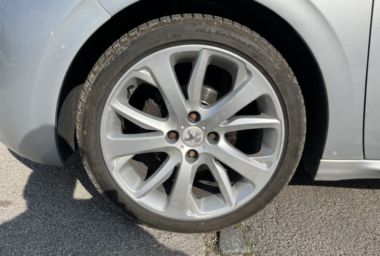 Peugeot 208 1.6 vti 120ch