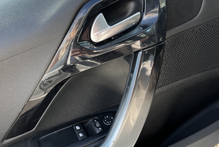 Peugeot 208 1.6 vti 120ch