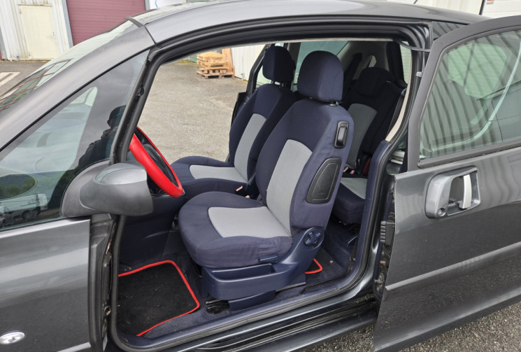 Peugeot 1007 1.4 75 CV