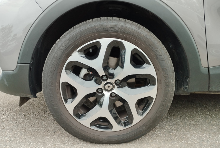 Renault Captur 1.3 TCe 150 FAP EDC Intens / 1° main / 16.000 km