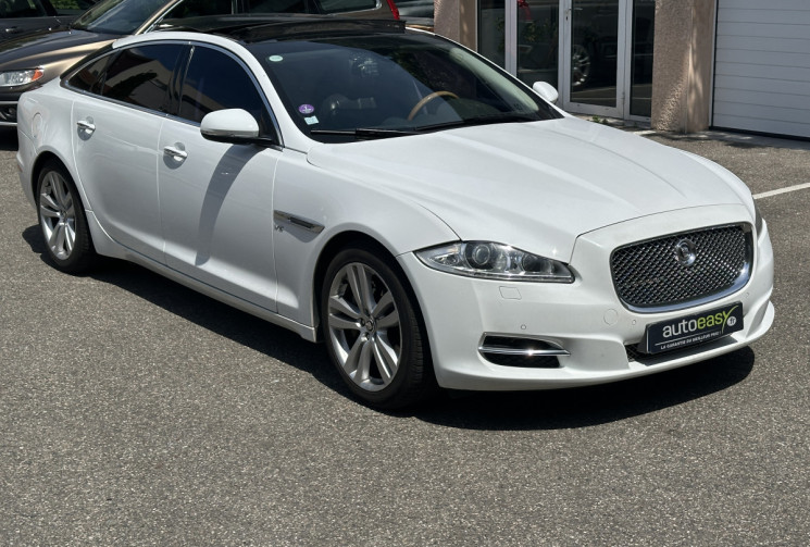 Jaguar XJ 3.0 V6 Luxe Premium / ENTRETIEN OK / DISTRIBUTION OK / VIDANGE BVA OK