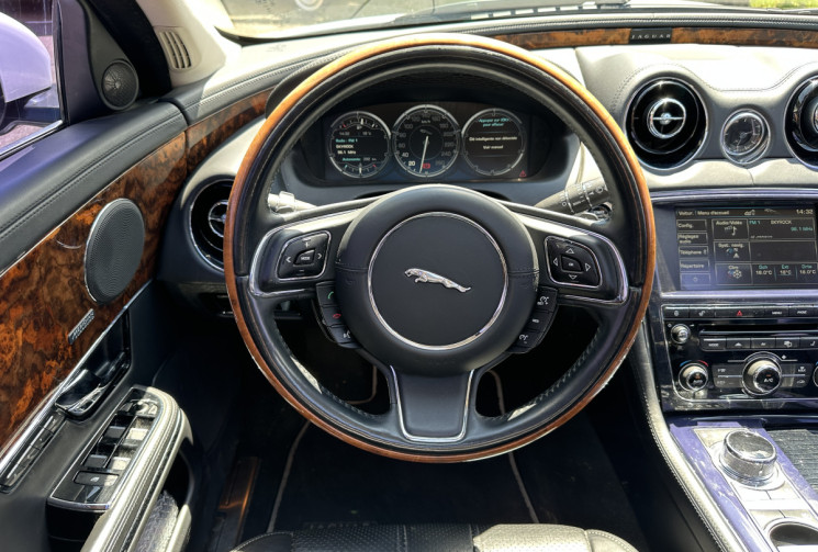 Jaguar XJ 3.0 V6 Luxe Premium / ENTRETIEN OK / DISTRIBUTION OK / VIDANGE BVA OK