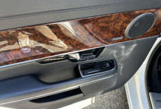 Jaguar XJ 3.0 V6 Luxe Premium / ENTRETIEN OK / DISTRIBUTION OK / VIDANGE BVA OK