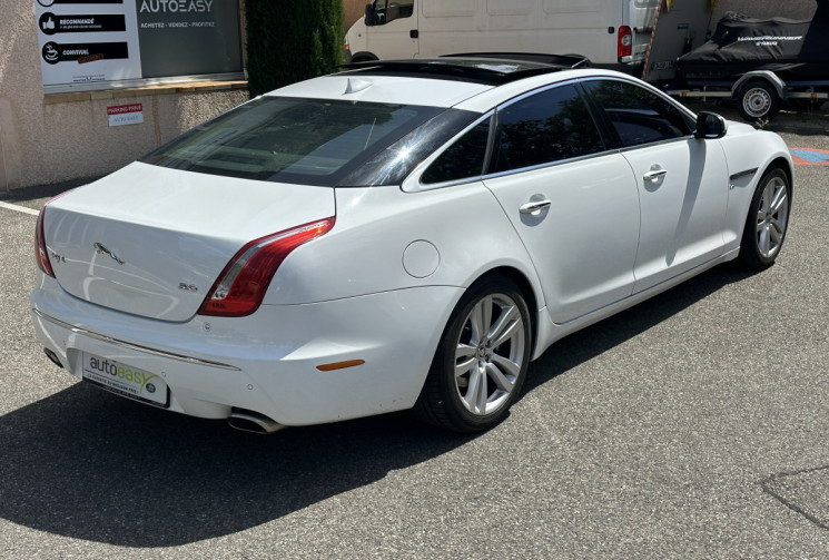 Jaguar XJ 3.0 V6 Luxe Premium / ENTRETIEN OK / DISTRIBUTION OK / VIDANGE BVA OK