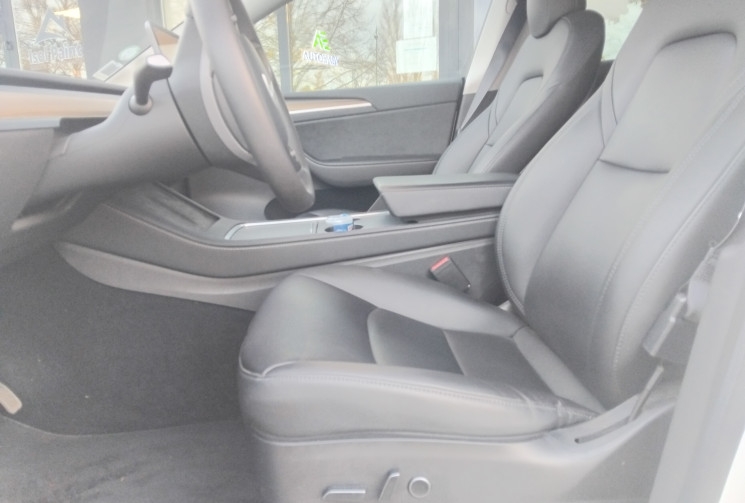 Tesla Model Y STANDARD RWD - Première Main 