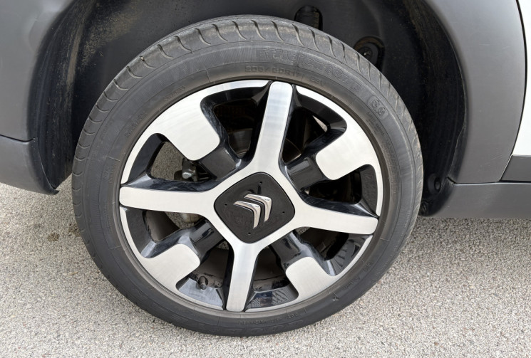 Citroën C4 CACTUS 1.2 puretech 110 cv BVA 1 ere main (entretien citroen)
