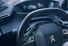 Peugeot 208 Style GT EAT8 / Toit pano / 1.2 Puretech 100cv / 1e main /Distri NEUVE/ Cockpit / Camera