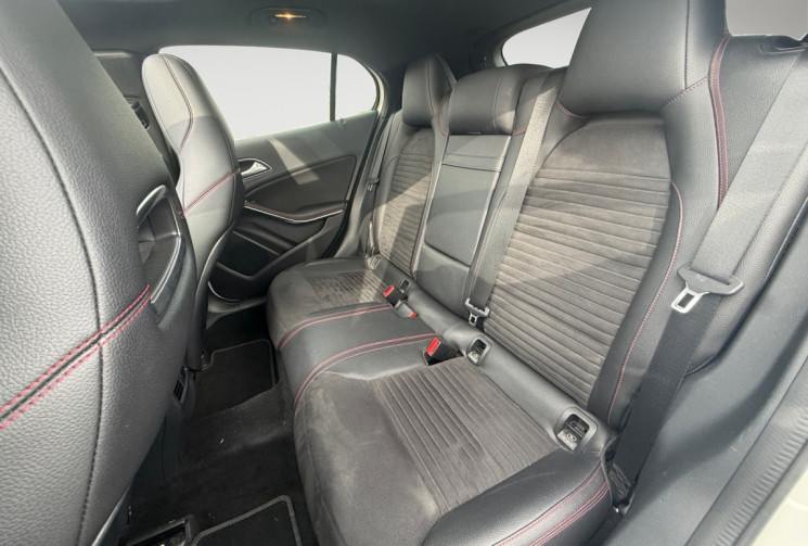 Mercedes GLA 220D 177ch PACK AMG 7G-TRONIC