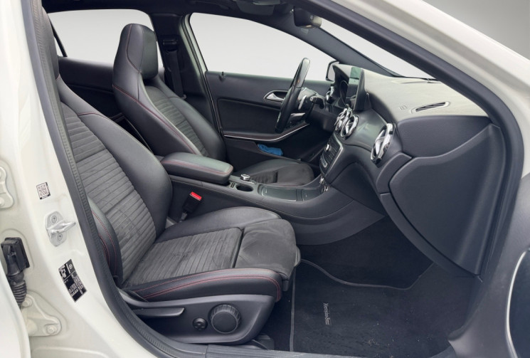 Mercedes GLA 220D 177ch PACK AMG 7G-TRONIC