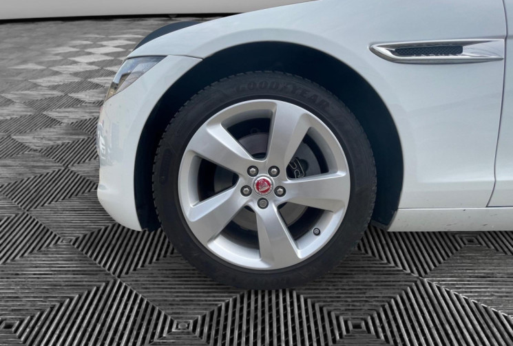 Jaguar XF 2.0 / 180 CH / PRESTIGE 4x4