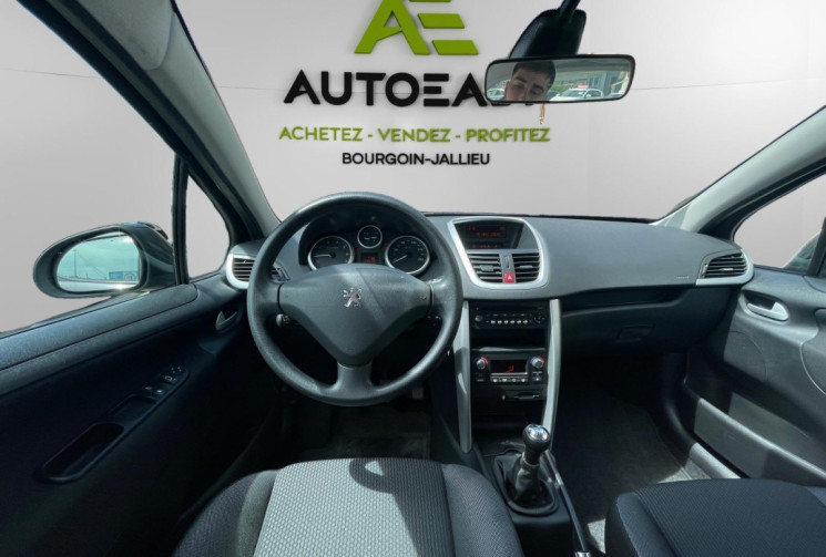 Peugeot 207+ 1.4 / 75 CH / CLIM / DISTRIBUTION FAITE A 65000KM 