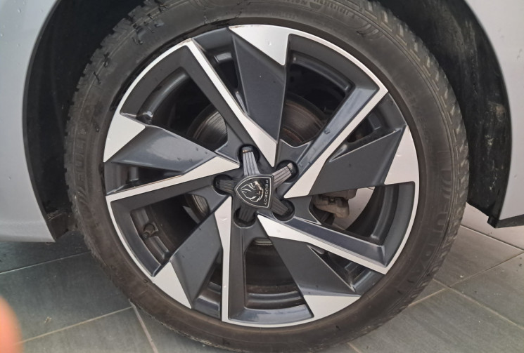 Peugeot 308 SW  III 1.2 PureTech 130ch S&S Allure Pack EAT8  - camera 360 - SUIVI ENTRETIEN - 