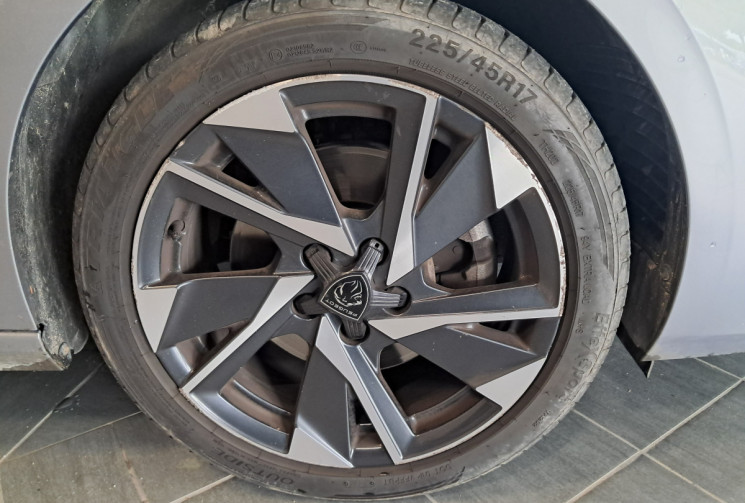 Peugeot 308 SW  III 1.2 PureTech 130ch S&S Allure Pack EAT8  - camera 360 - SUIVI ENTRETIEN - 