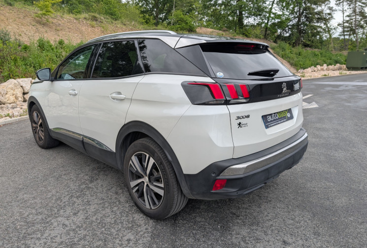 Peugeot 3008 1.2 130CV ALLURE / 1° main / entretien peugeot