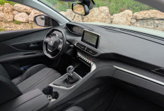 Peugeot 3008 1.2 130CV ALLURE / 1° main / entretien peugeot