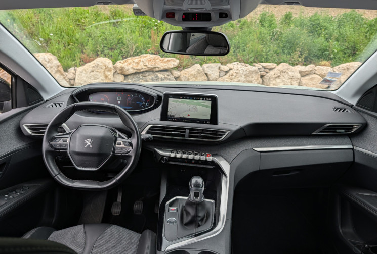 Peugeot 3008 1.2 130CV ALLURE / 1° main / entretien peugeot