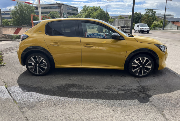 Peugeot 208 1.5 blue hdi GT LINE